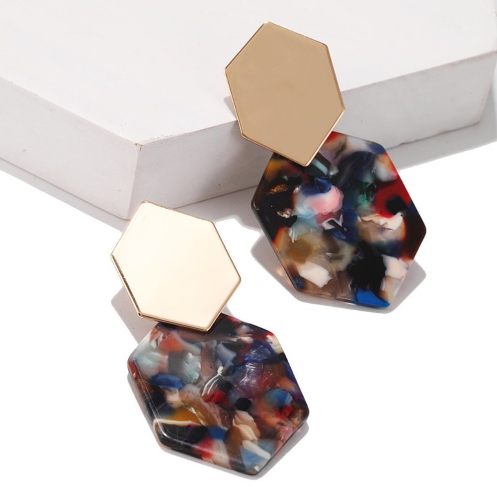 $5 BLOWOUT! Beautiful Hexagon Earrings - Picture 5 of 6
